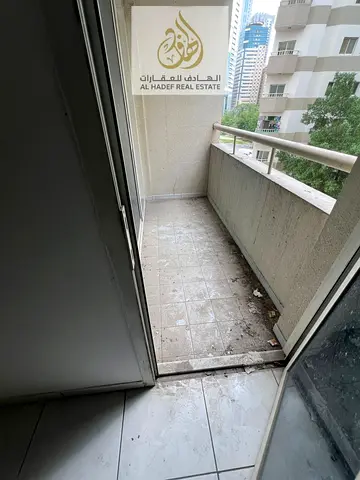 شقة غرفتين وصالة و احده ماستر و2 حمام وستور بالمجاز 2 قريب من مخرج دبي ✨