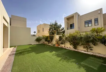 فيلا ميرا 4 من 3 غرف نوم | حديقة ذات مناظر طبيعية | شرفات متعددة
