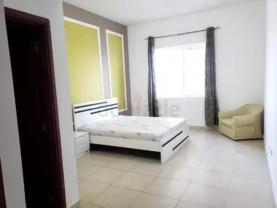 Room available in mankhool Rent per month 3000