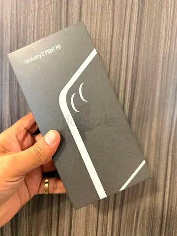 Samsung Galaxy Z Flip7 FE 128GB — Unused Boxed (Black) — UAE