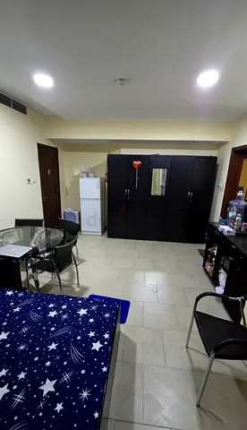 Fully furnished Master bedroom for Ind / Pak couples only