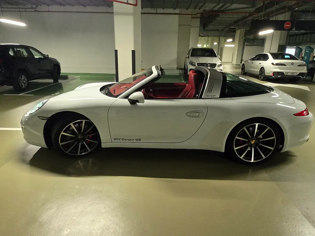 Porsche 911 2015 — photo 1 of 6