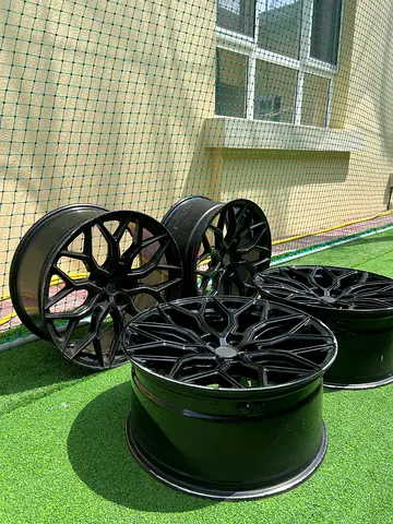 Vossen Hybrid Forged Wheels 22” Staggered Set of 4 | Gloss Black | Original