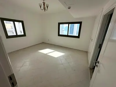 شقة غرفة وصالة | 1 حمام | تكييف مجاني | خزائن حائط | موقع مميز المجاز 1 | قريب شارع الوحدة والسفير مول | باركن متوفر