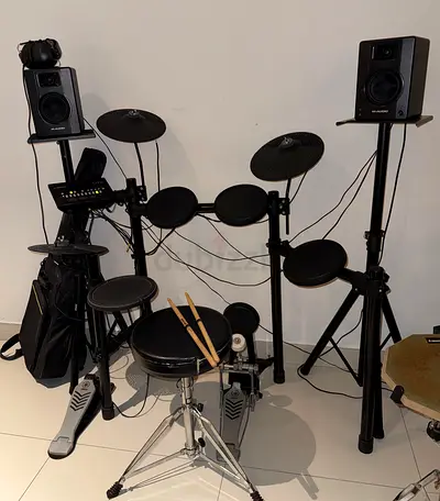 Electronic Drums - Yamaha DTX452K