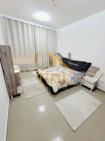 فرصة للايجار الشهري  منطقة كورنيش عجمان  غرفة وصالة  مفروش  اول ساكن  تكييف مركزي