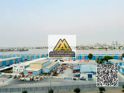 فرصة استثمارية مميزة لامتلاك استوديو مفروش في برج أورينت تاور A1 بموقع حيوي وإطلالة رائعة على خور عجمان