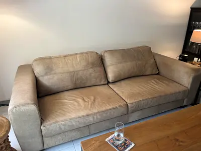3-Seaters + 2 seaters Beige leather Sofa in Good Condition