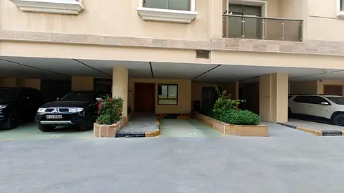 A LARGE SIZE Nice 2 BED/HALL WITH MAID ROOM DUPLEX VILLA available for Rent in JVC • Rent 130K