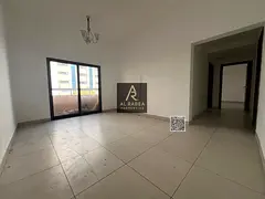 For annual rent - 3-bedroom apartment with living room - in Al Nakheel 1