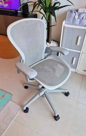Model Remastered Herman Miller Aeron Chair Mineral Size C