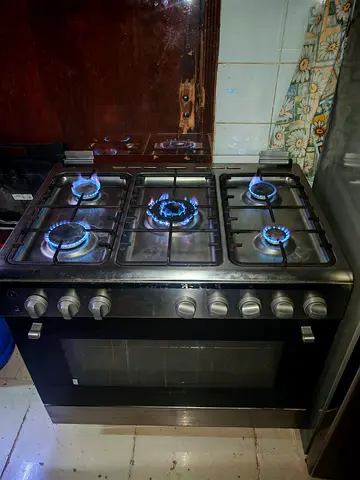 Daewoo 5 burners stove