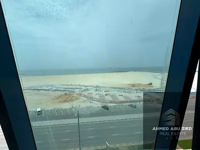 3 غرف وصاله علي كورنيش عجمان اطلاله بحريه  مساحه كبيره مع تكيف مركزي في موقع مميز قريب من جميع الخدمات