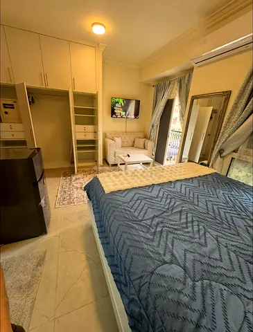 Luxury and neat master room to rent for solo only