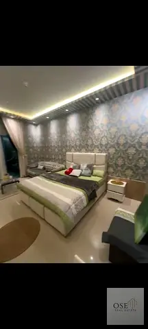 استوديو مع الباركن بمقدم 200,000 فقط