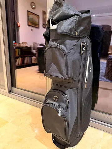 Used TaylorMade Golf Bag - Close to New Condition