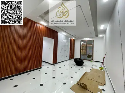 غرفتين وصاله تشطيب هاى لوكس 2حمام مع بلكونه بالروضه 3 قريب على شارع محمد بن زايد