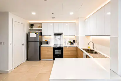 Spacious 1BR + Study | Fully Furnished | Mid Floor