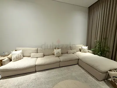 Comfy couch 4-5 seater