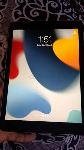 Apple ipad Air2, 32gb with charger, airpod, handsfree