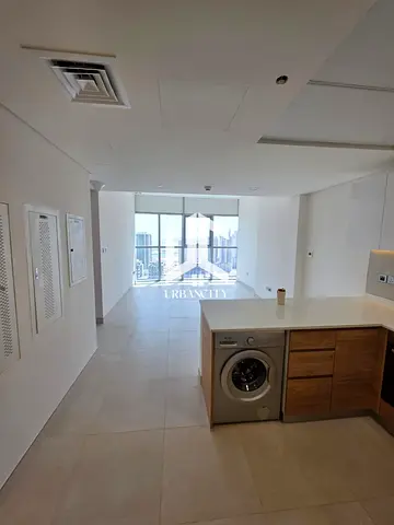 Stylish 2BHK with Balcony Sea View