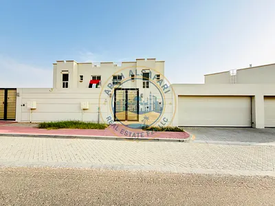 Modern 3BR+Maid Villa | Walking Tracks | Family Community