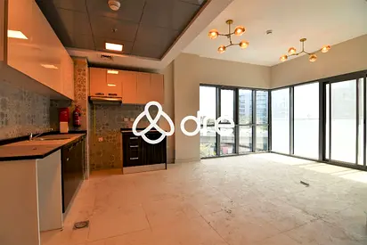 Corner | Low Floor | Ready to Move | MAG 550