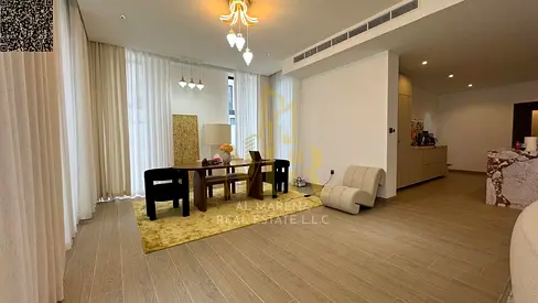 A villa with all electricity, water and air conditioning fees included, on the main street, ready to move in, in the most prestigious areas of Ajman.