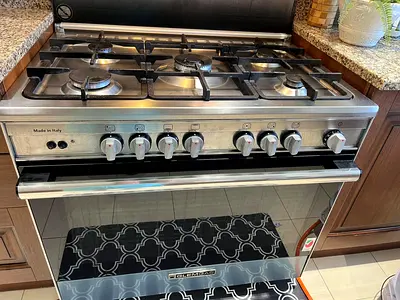 GlemGas 5-Burner Gas Range with Oven (Made in Italy) - Good Condition