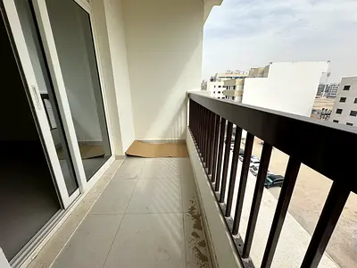 Brand new 1bhk with balcony and 2 was Near to emrites road price 41k