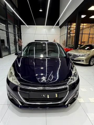 Peugeot 208 Active Plus 2016 - GCC Specs - Perfect City Car!