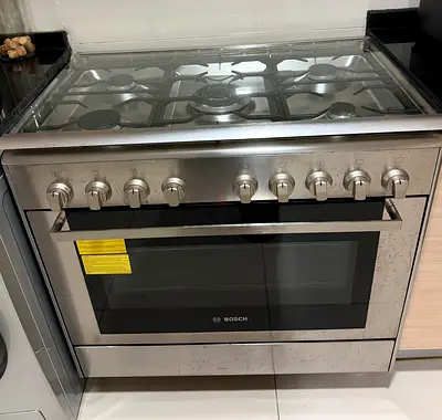 Bosch 90cm x 60cm 5 Burner Gas Cooker + Indesit Hood – Excellent Condition