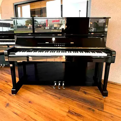 Yamaha U1