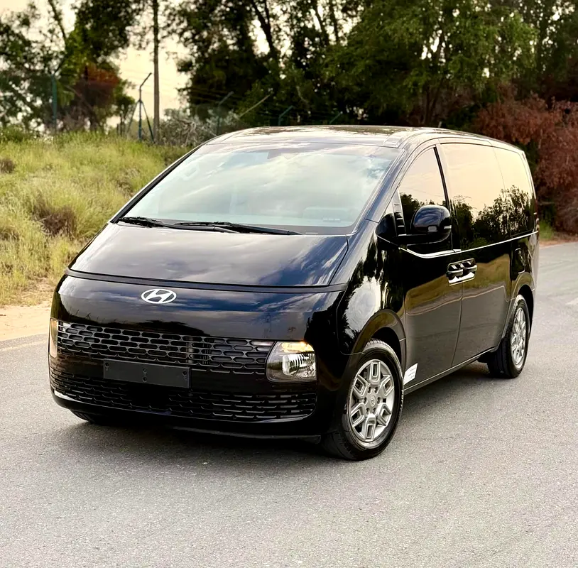 Hyundai Staria 2022 — photo 1 of 16