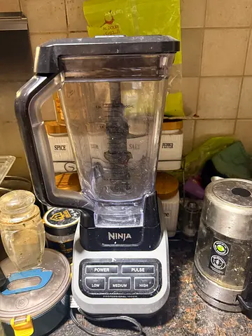 Ninja pro  blender  with conventor