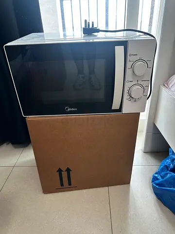 Midea Microwave Oven - Compact, Good Condition