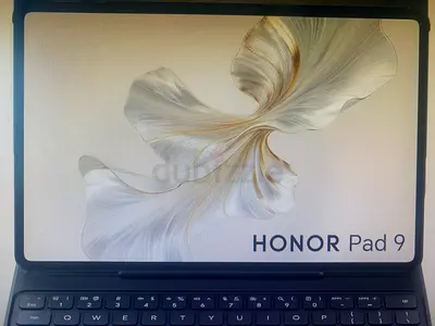 HONOR Pad 9 tablet with keyboard cover - excellent condition
