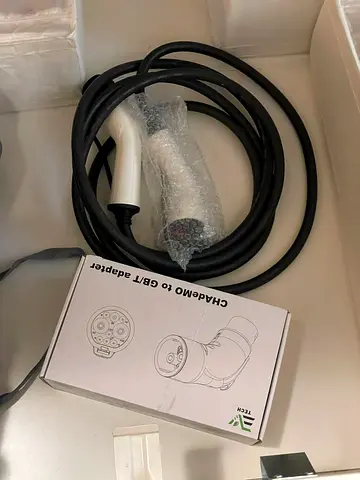 Electric vehicle charging cable with Type 2 handle and installable mount (never used)