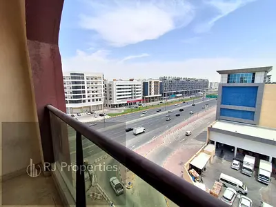 Prime location - 1 BR apartment - balcony - opposite of Lulu hypermarket - Family Area