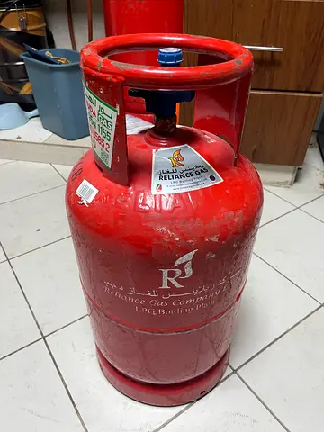 Red LPG Gas Cylinder (13.8 KG) - Good Condition with Gas and regulator