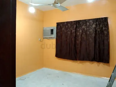 karama spacious room for rent