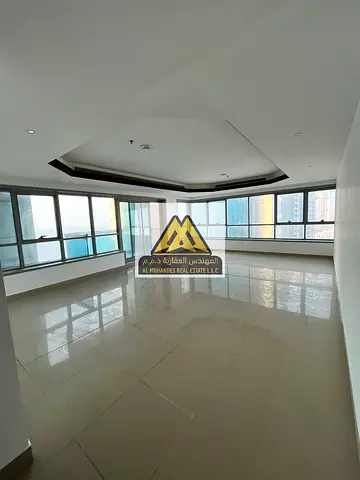 فرصة مميزة للسكن في موقع راقٍ على كورنيش عجمان داخل كورنيش تاور، مع إطلالة بحرية كاملة ومساحة واسعة تناسب