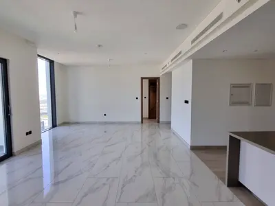 Spacious 2 Bed with Downtown View - Higher Floor