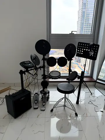 Alesis Electronic Drum Kit with Amp and Throne - Complete Set