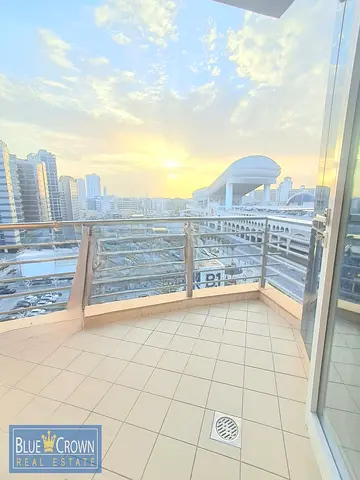 Chiller free | kitchen appliances | Close to mall of Emirates