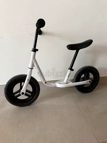 White PushBike (no pedals) - lightweight, good condition