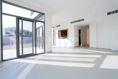 Instant Move In | Fully Fitted | Maid + Study