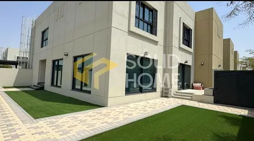 تاون هاوس فاخر للبيع | 4 غرف نوم واسعة | موقع مميز| مجمع مستدام