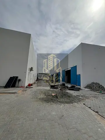 6 warehouses in Sajaa, 14,200 sq.ft, income 650K, price AED 8.3M