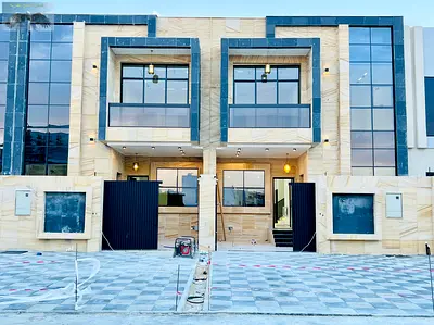 تاون هاوس أول ساكن بالحليو 2/ 5 غرف ماستر/ 7 حمامات /ركن داخل وخارج الفيلا / حوش واسع